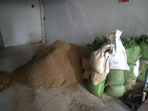 沙子已進場，水泥和輕質磚等下進場
